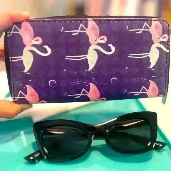 Handbags - 🦩 NWOT- Flamingo Zipper Long Wallet with cat eye black fashion shades